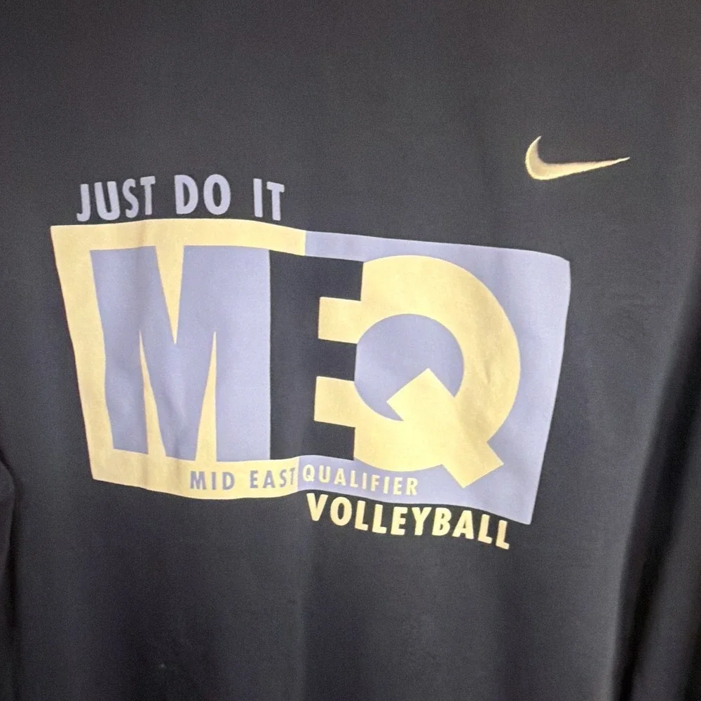 Nike Volleyball Pullover MEQ Mid East Size Large Great Condition